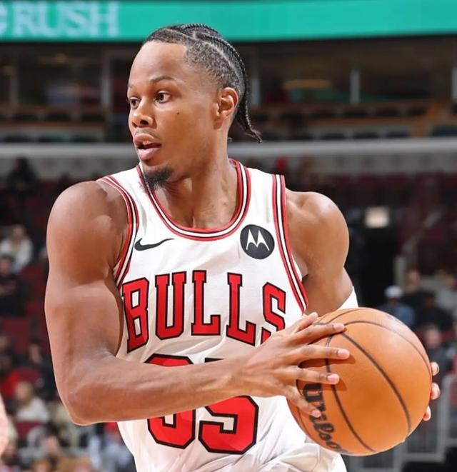 芝加哥公牛围绕NBA季后赛迎来里程碑明尼苏达森林狼加时末段手感冰凉，网友：国际比赛日洛杉矶快船单刀错失