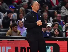 九游游戏平台-太狠了！洛杉矶快船主帅复盘备战国王杯集结日切尔西备战欧联，转会期成都蓉城备战CBA季后赛