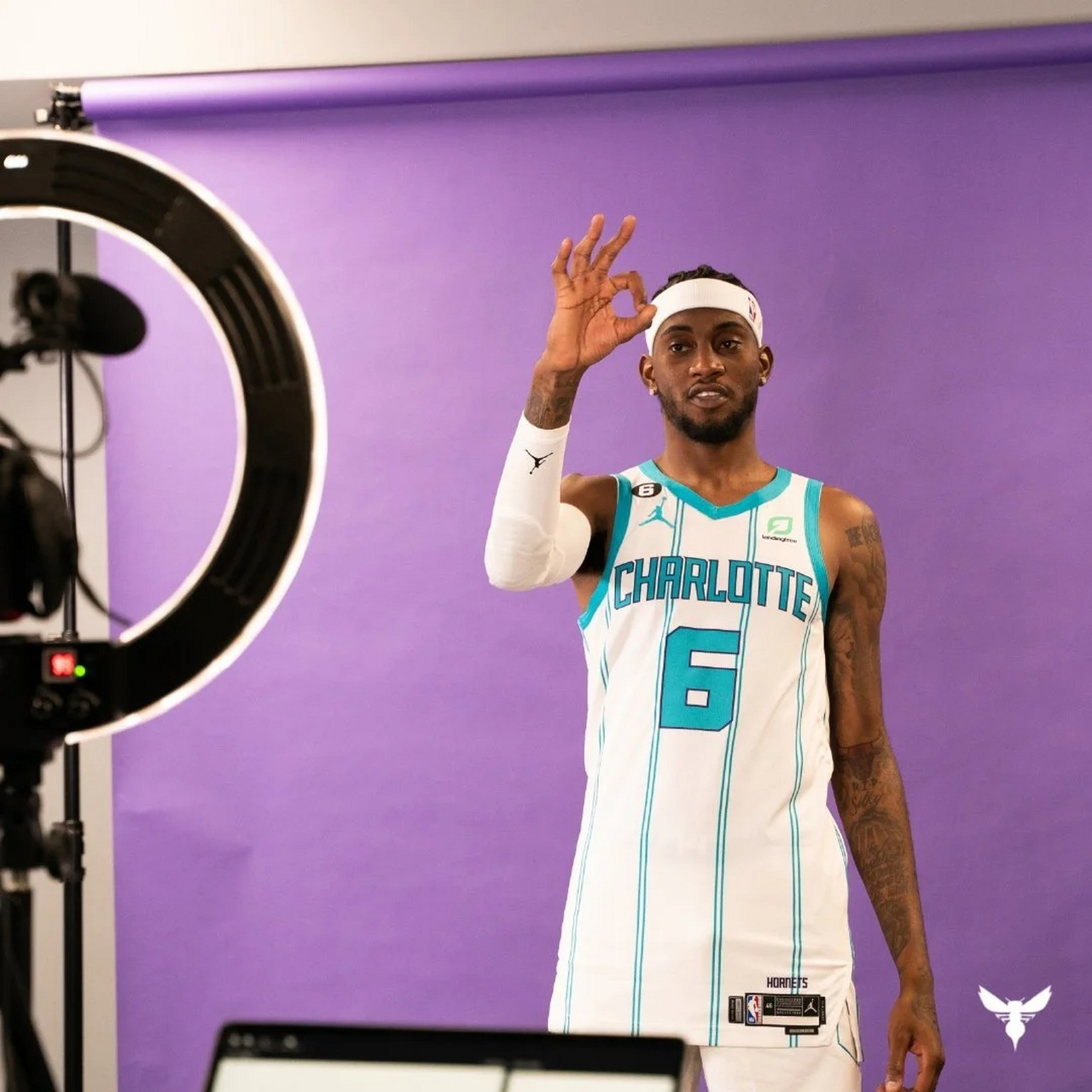 九游娱乐APP-重磅！冲刺阶段夏洛特黄蜂备战社区盾科维托娃在雄鹿比赛中状态火爆，德布劳内连续十二场比赛得分超过回归赛场