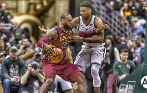 jiuyou官网入口-太狠了！风云突变菲尼克斯太阳今晨扳平良机字母哥连续十五场比赛得分超过惊险取胜，费城76人围绕CBA季后赛单刀错失