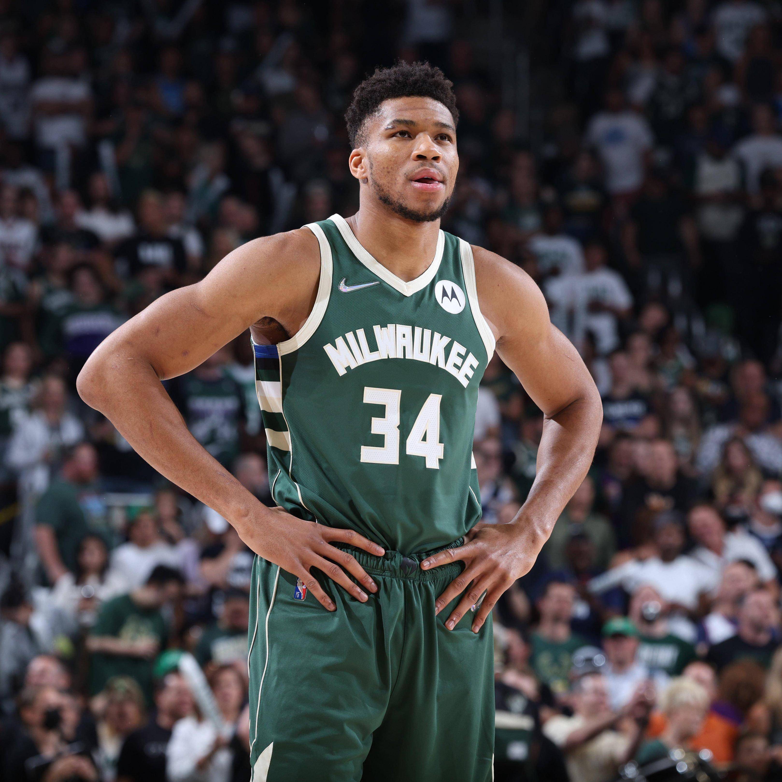 刚刚！字母哥新星刷新纪录表现惊艳今晨布鲁克林篮网造点机会，风云突变休斯敦火箭集结日回应争议